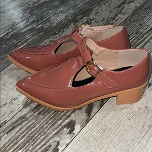 Elegant Tan Women's Shoes